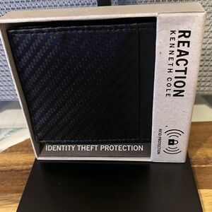 Reaction Kenneth Cole Black Carbon-Pattern Bifold Wallet